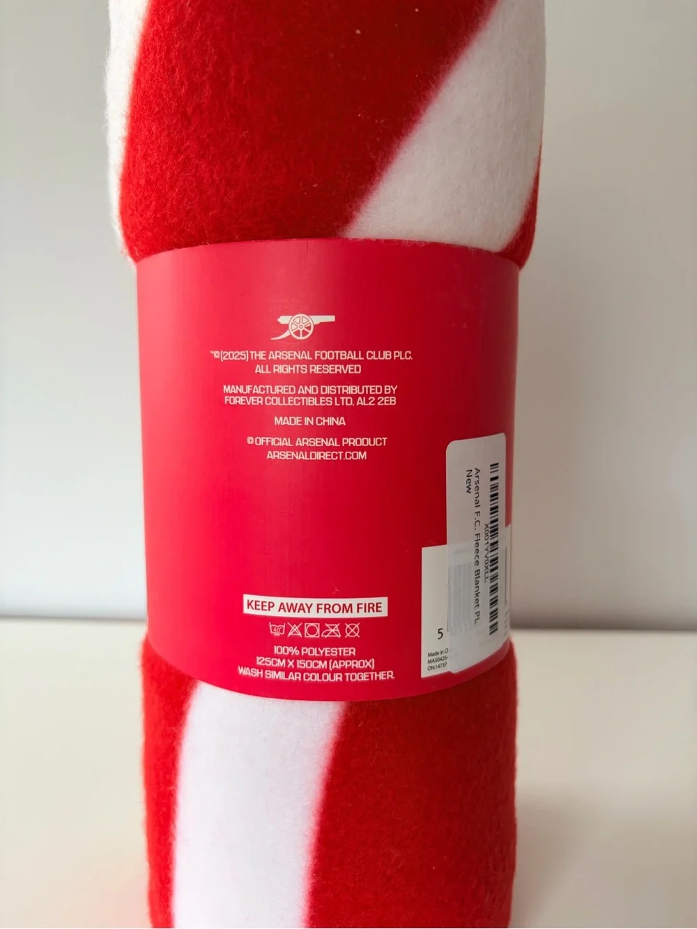 Official Arsenal Fleece Blanket - Red, White & Navy Stripe
